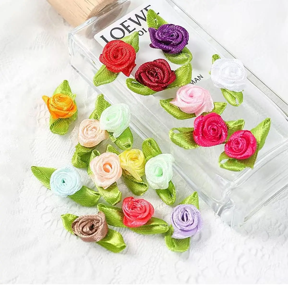 100pcs Artificial Fabric Flower and Green Leaf Color Mix Small Ribbon Rose Decoration for Crafts DIY Sewing Decoration