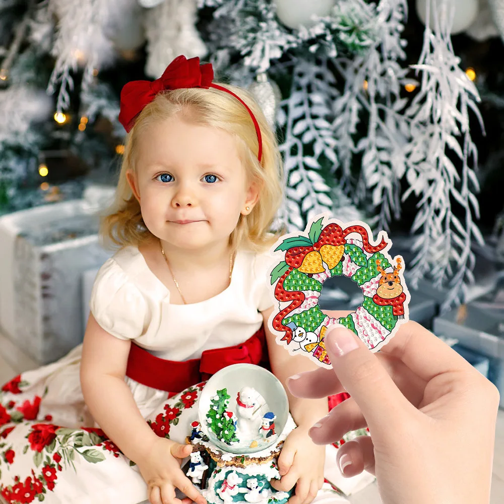 Christmas Diamond Painting Keychain 5D DIY Hanging Diamond Art Kits Diamond Ornaments for Kids Christmas Crafts Family Decor